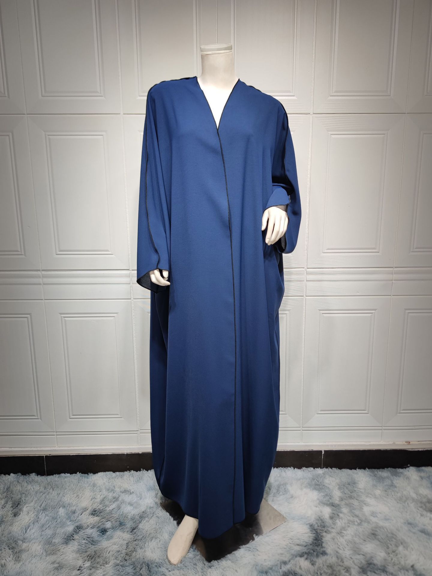 Abaya grande taille avec coutures