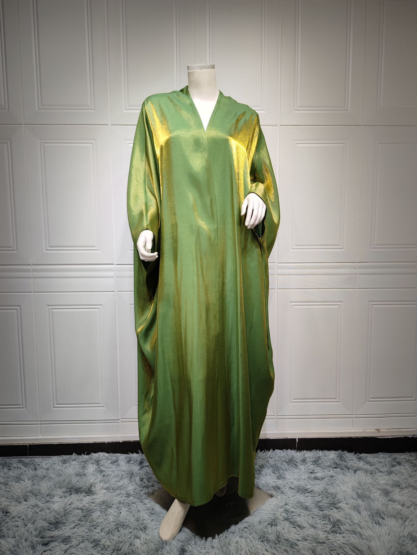 Robe en satin unie à manches tendance
