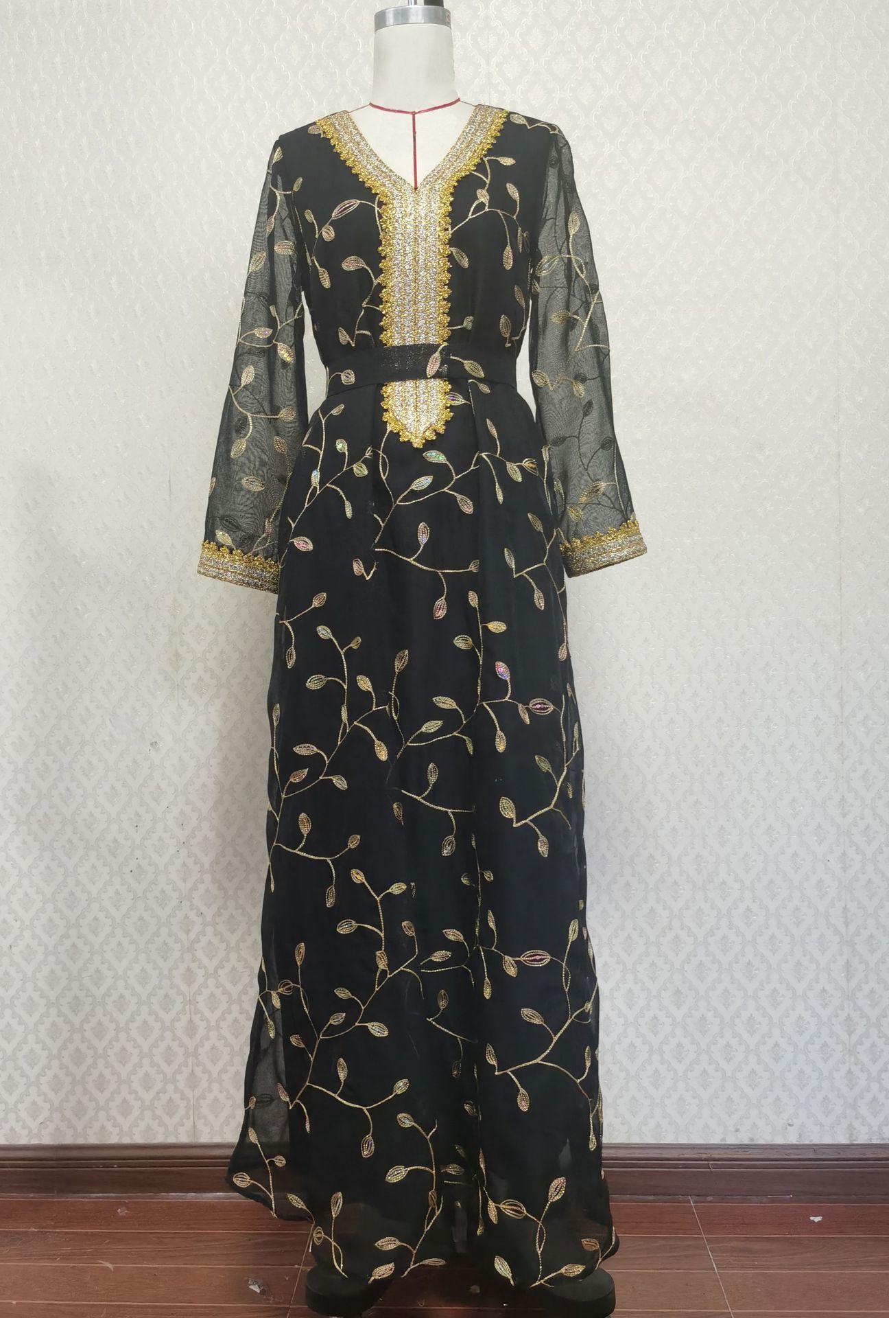 Warda Robe